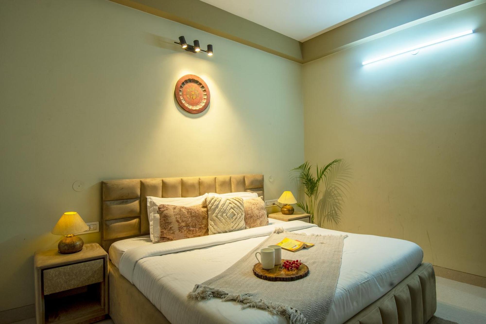 Bedchambers Serviced Apartment, Medicity Gurgaon Buitenkant foto