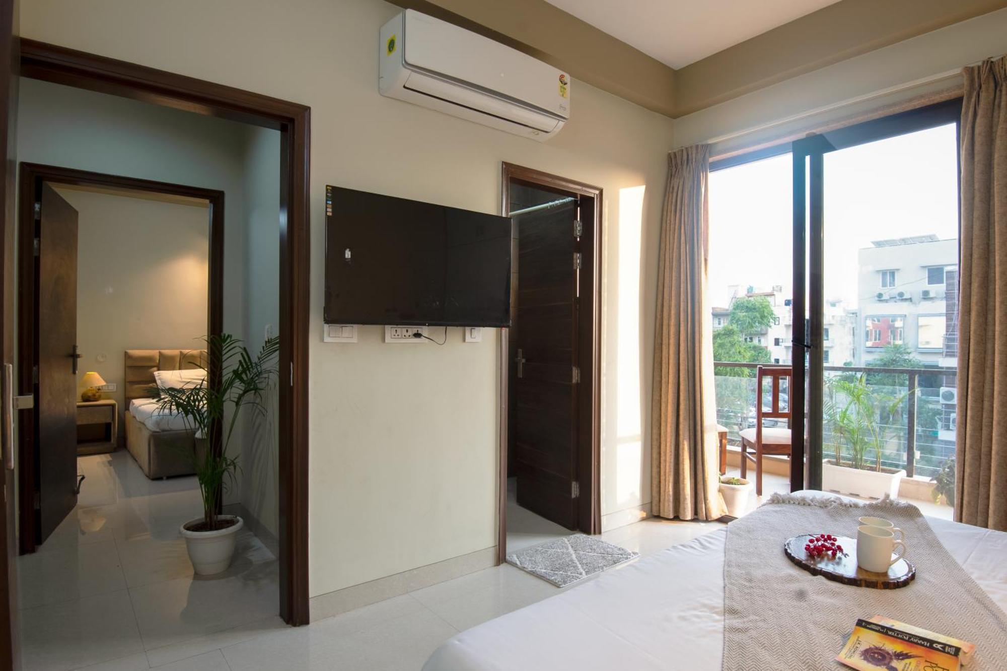 Bedchambers Serviced Apartment, Medicity Gurgaon Buitenkant foto