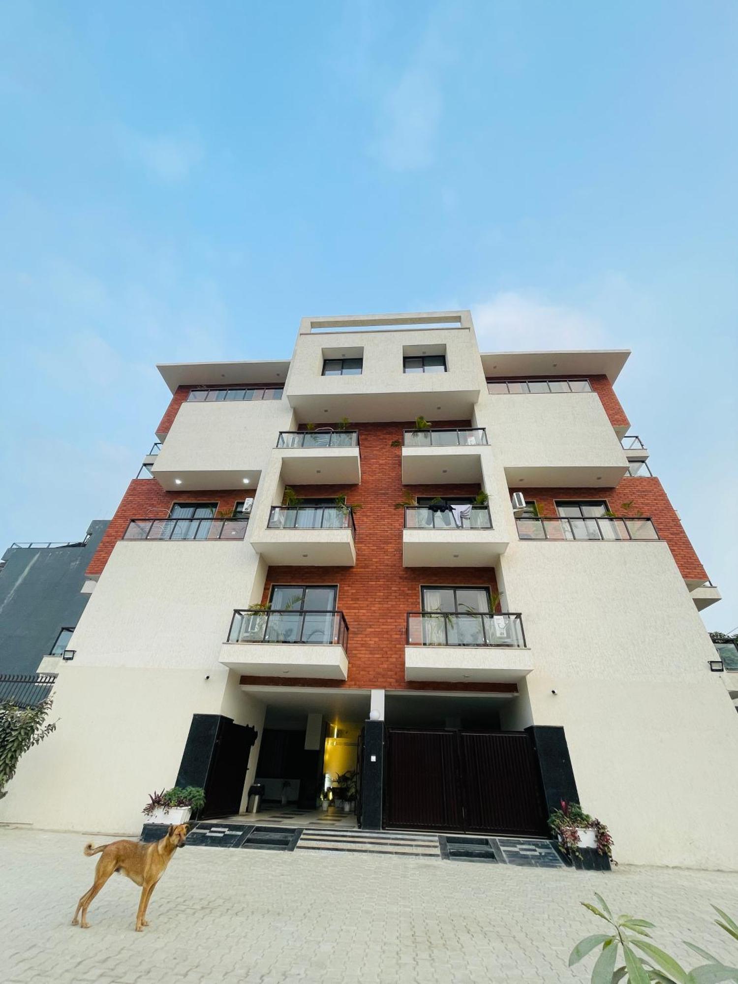 Bedchambers Serviced Apartment, Medicity Gurgaon Buitenkant foto