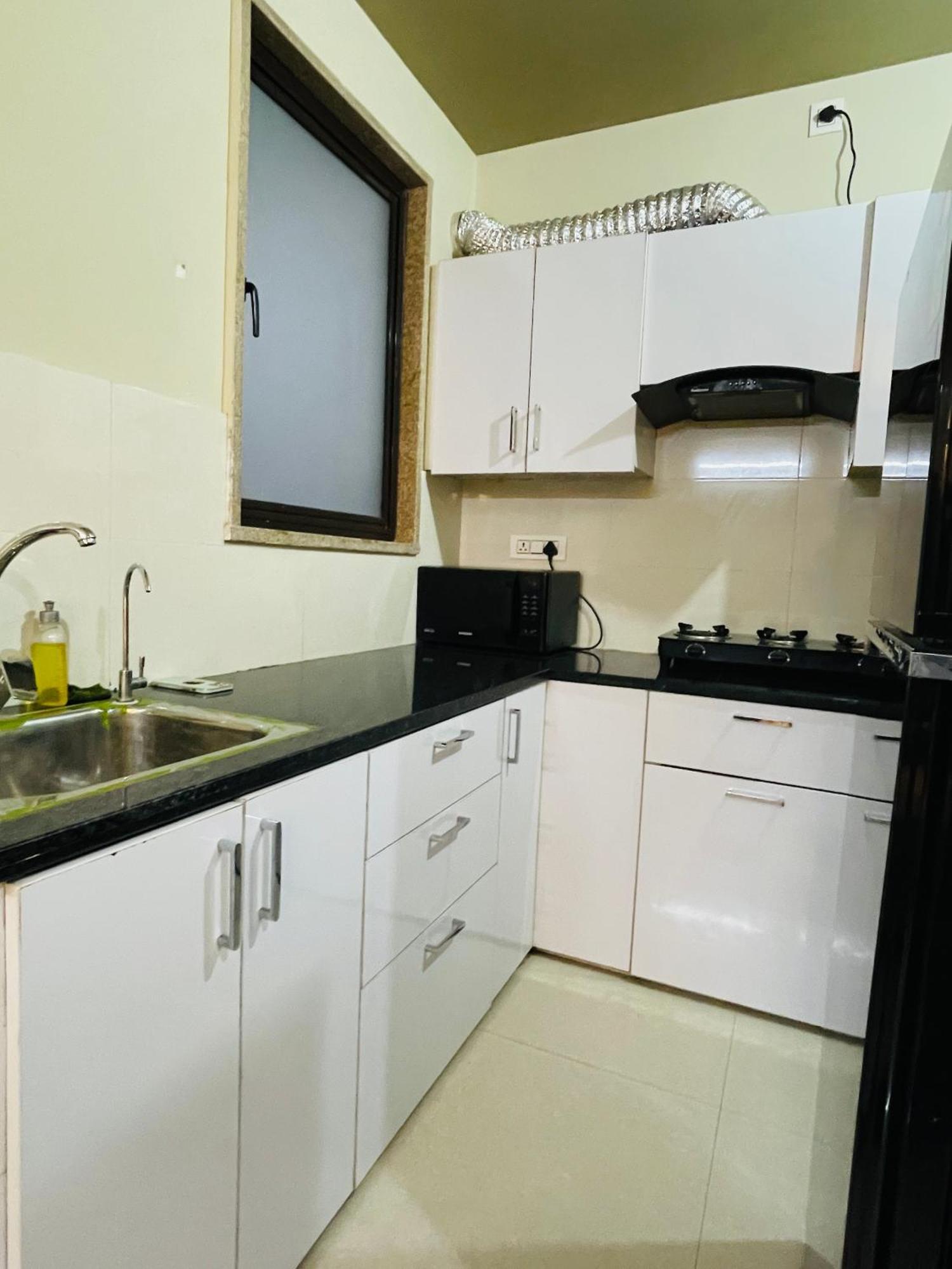 Bedchambers Serviced Apartment, Medicity Gurgaon Buitenkant foto