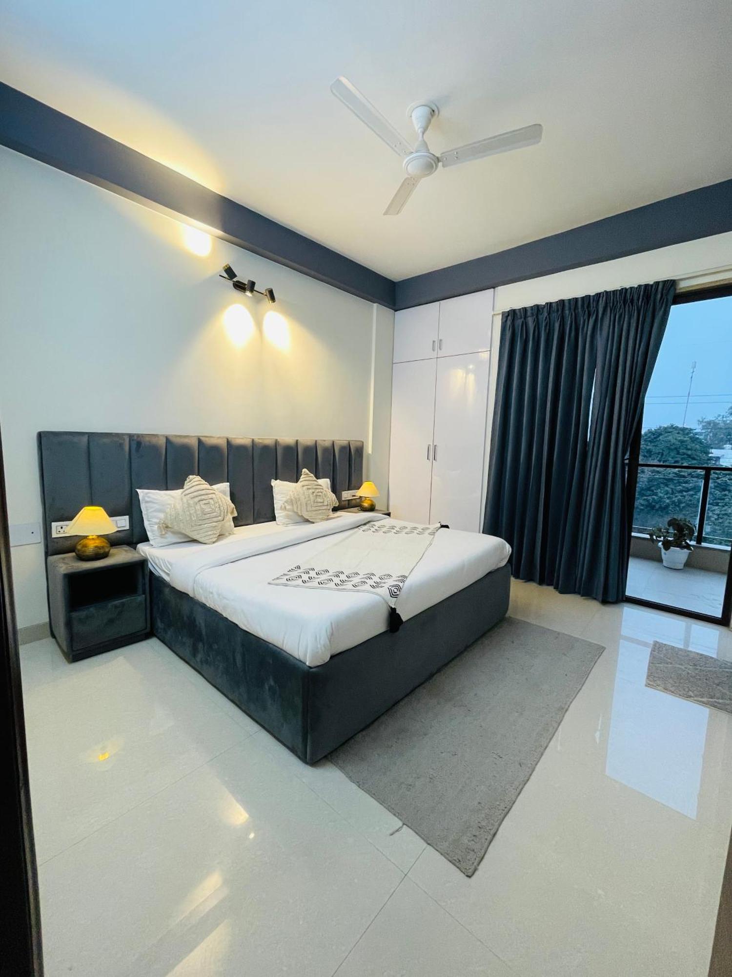 Bedchambers Serviced Apartment, Medicity Gurgaon Buitenkant foto