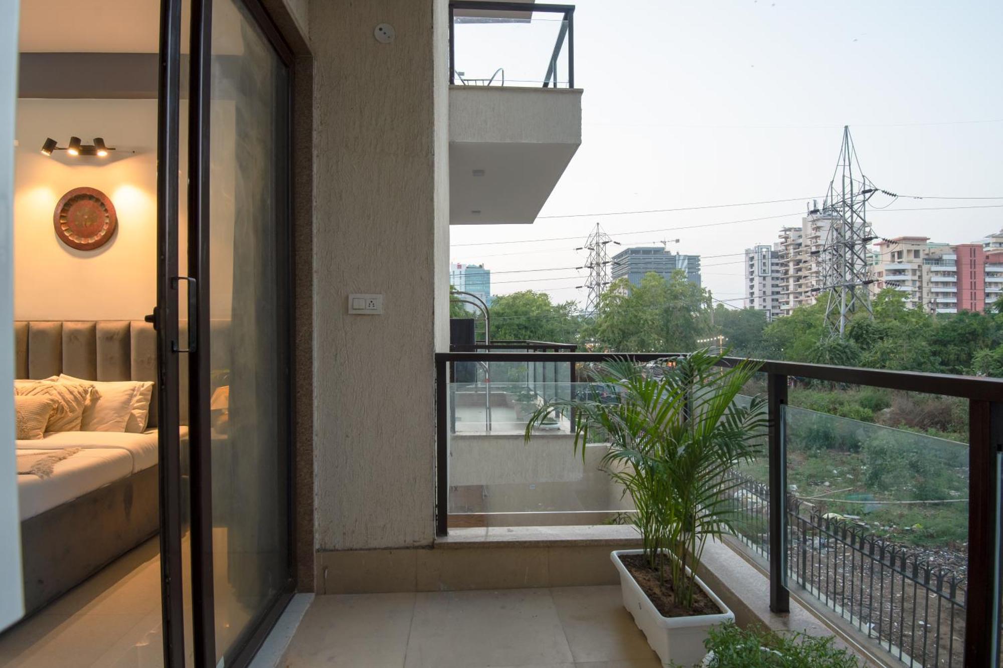 Bedchambers Serviced Apartment, Medicity Gurgaon Buitenkant foto