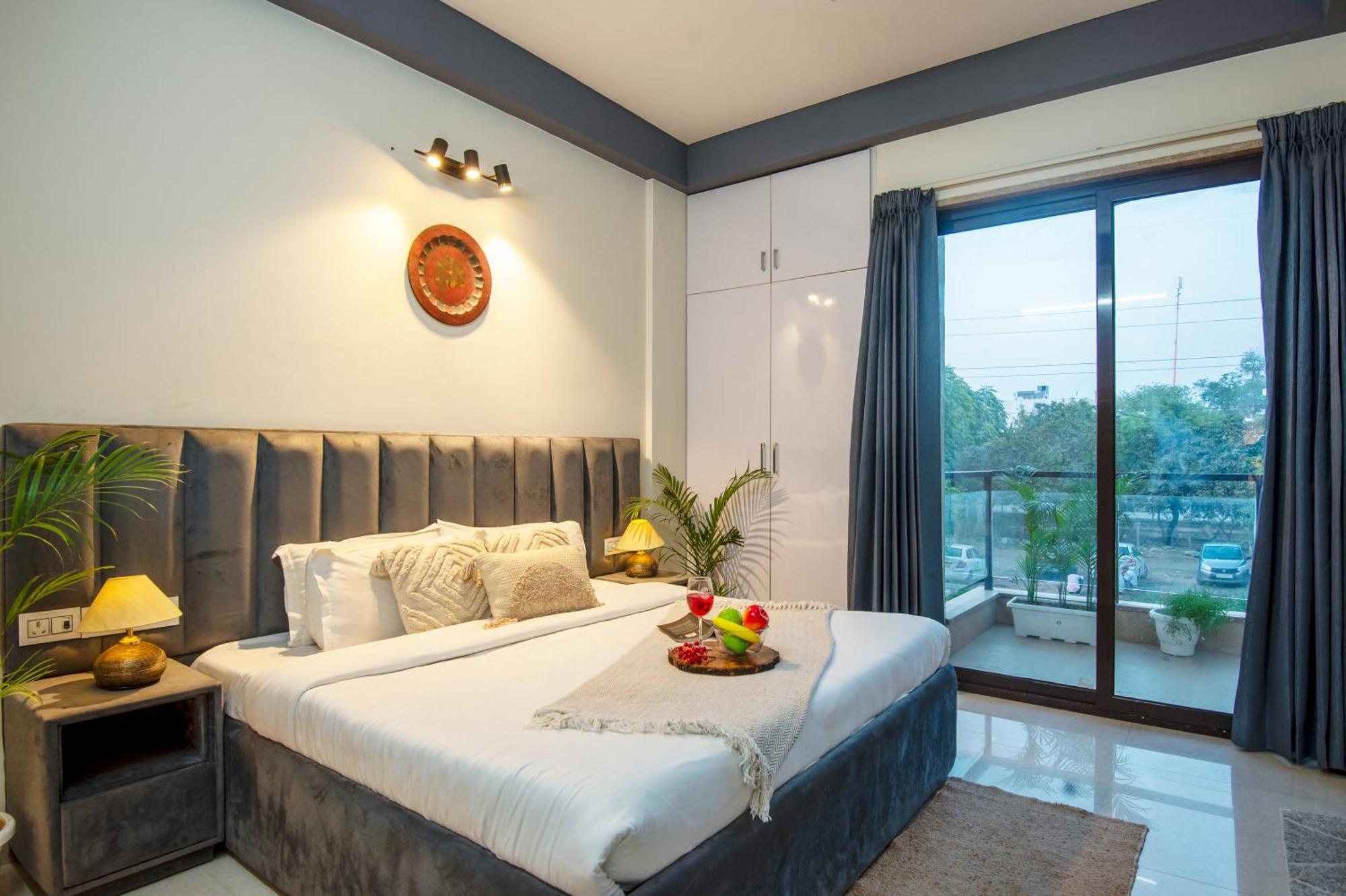 Bedchambers Serviced Apartment, Medicity Gurgaon Buitenkant foto